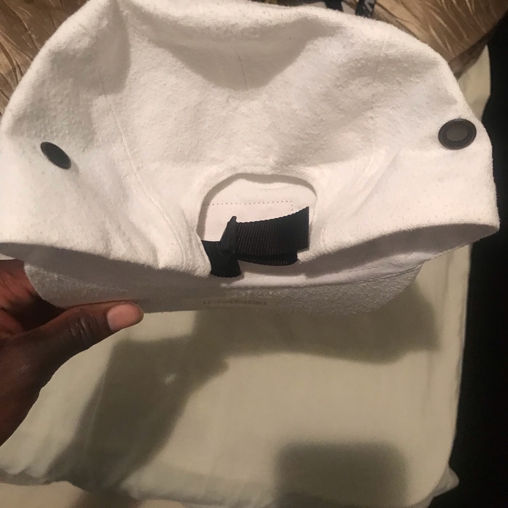 Supreme hat - Picture 3 of 3